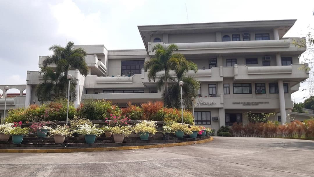 Facade of the St. Paul of Chartres building